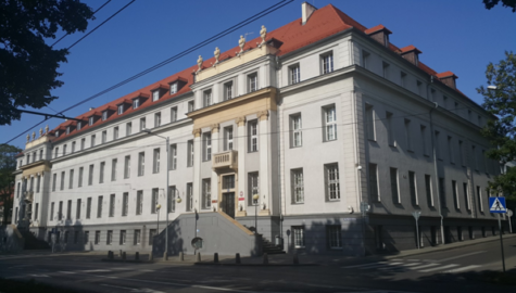 Budynek front