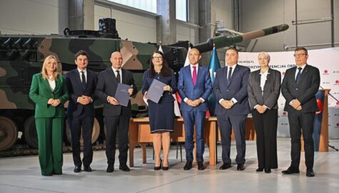 Bumar łabędy czołgi