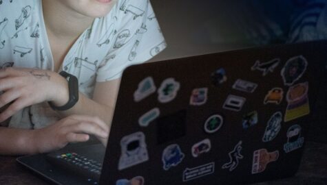 Dostęp dzieci do pornografii
