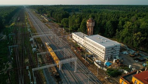 Csm csm Stacja Herby Nowe z lotu ptaka widac nowe wybudowane Lokalne Centrum Sterowania i pociag techniczny fot Szymon Grochowski 183ee0505c 21a3208e42
