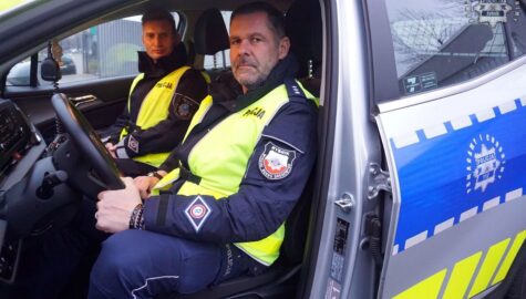 Eskorta karetki z sercem