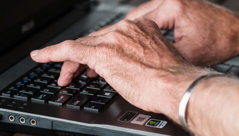 Hands g6289ef69f 1920