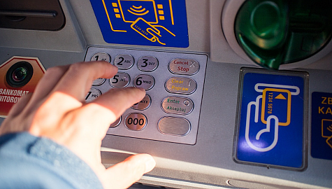 Kradzież przy bankomacie