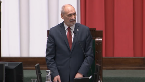 Macierewicz