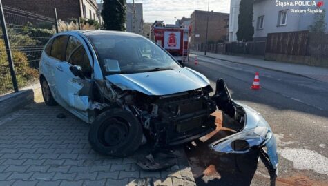 Pijana uderzyla w latarnie