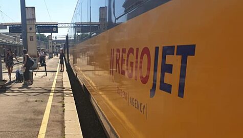 Regio jet split