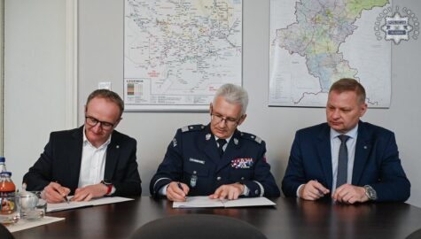 Wojewodztwo slaskie wspiera policje