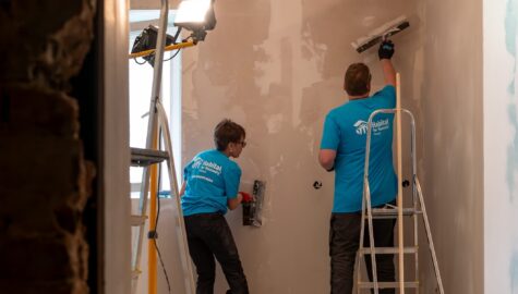 Wolontariusze z usa remontuja mieszkania
