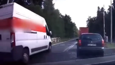 Wyprzedzanie na przejezdzie kolejowym
