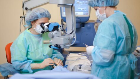 Zabieg wszczepienia soczewki