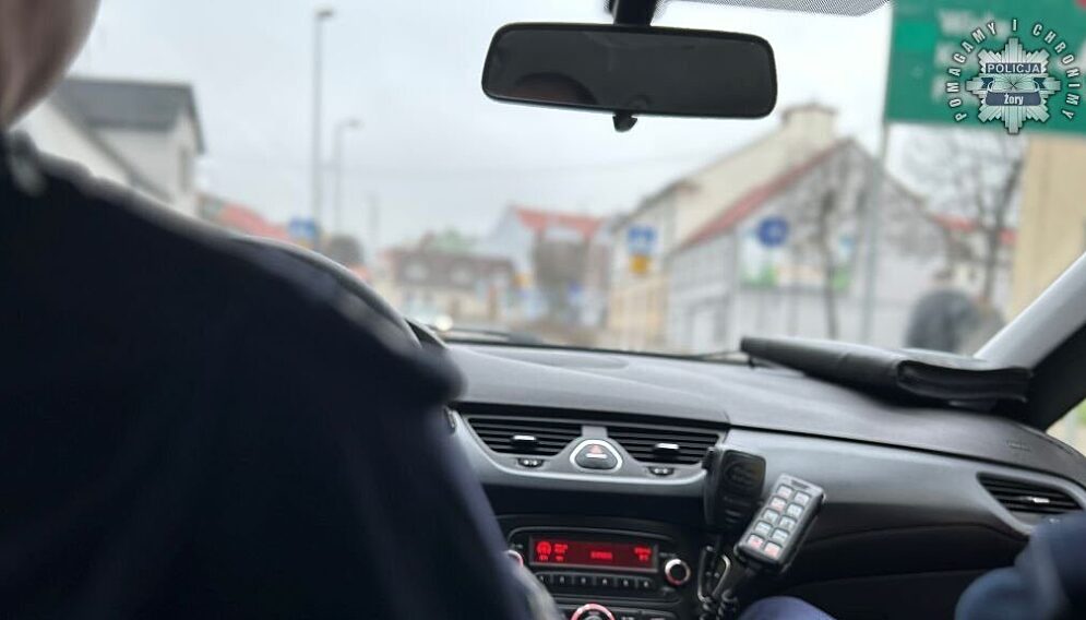 3 latka sama na ulicy w żorach