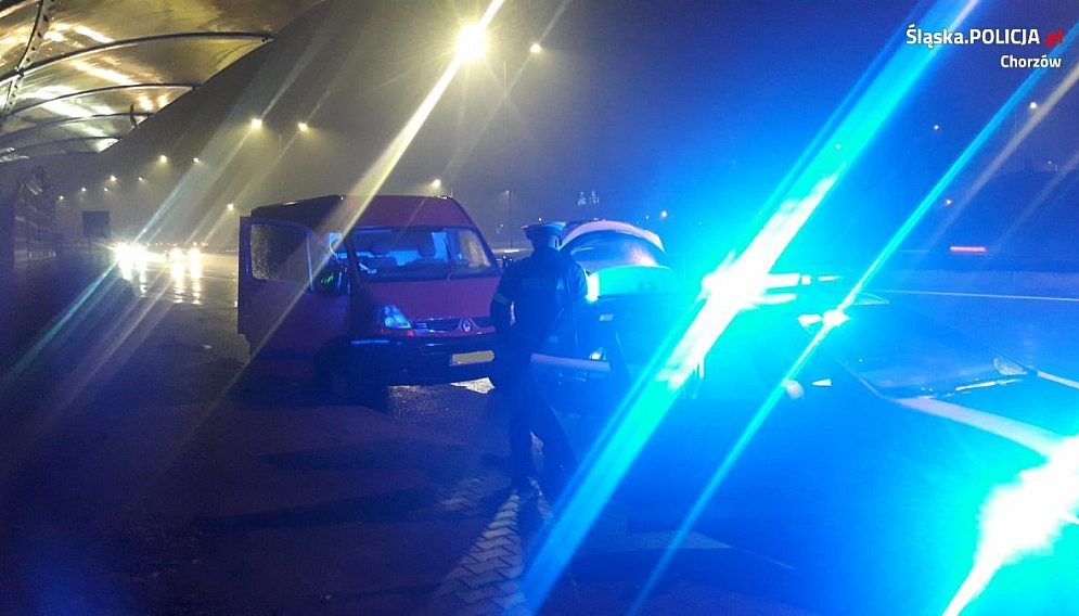 40 684763