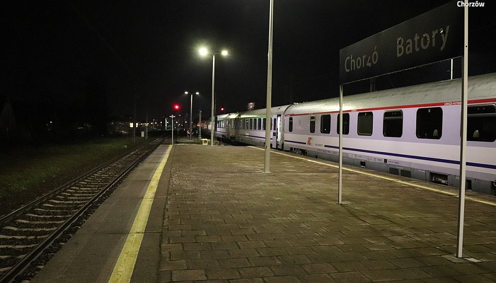 40 701104