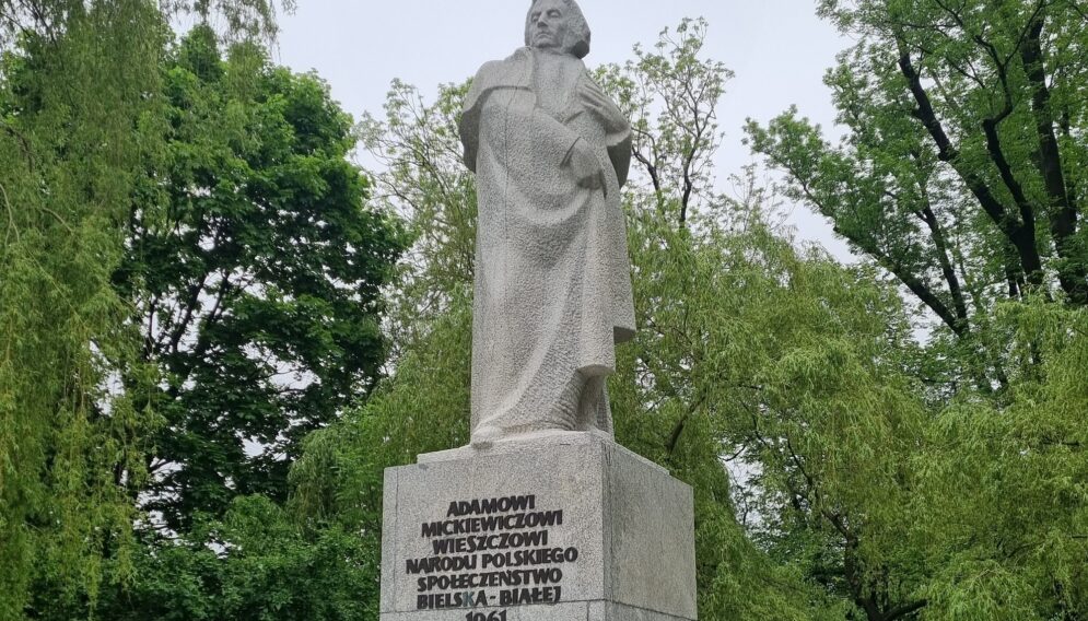 Adam Mickiewicz 2000x1430