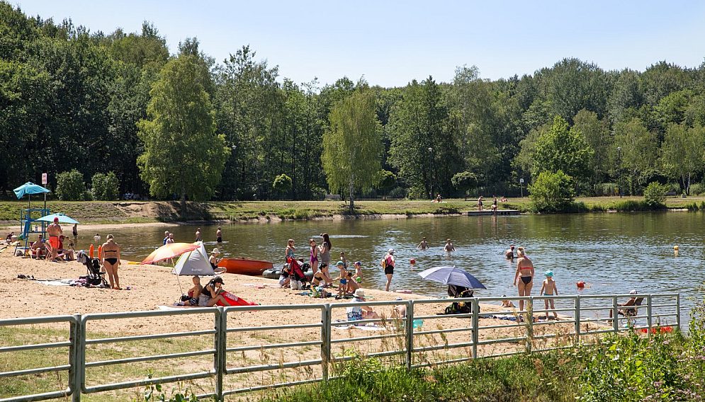 Baseny miejskie wodne place zabaw stawy to wlasnie tam katowiczanie szukaja ochlody Fot S Rybok 1