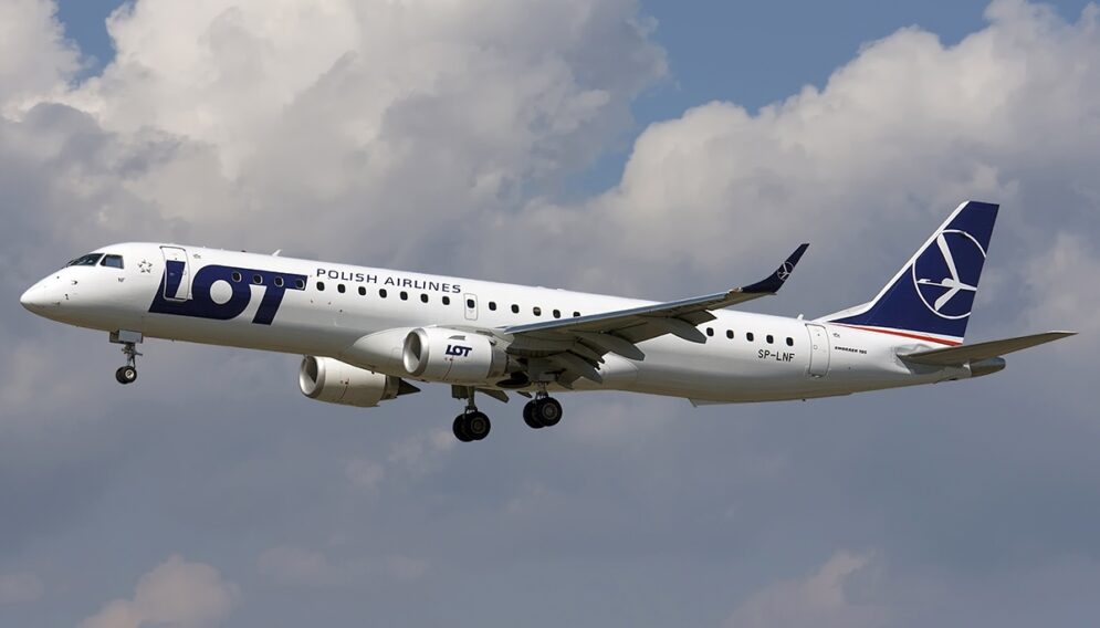 Embraer 190 200 LR LOT Polish Airlines JP7754047