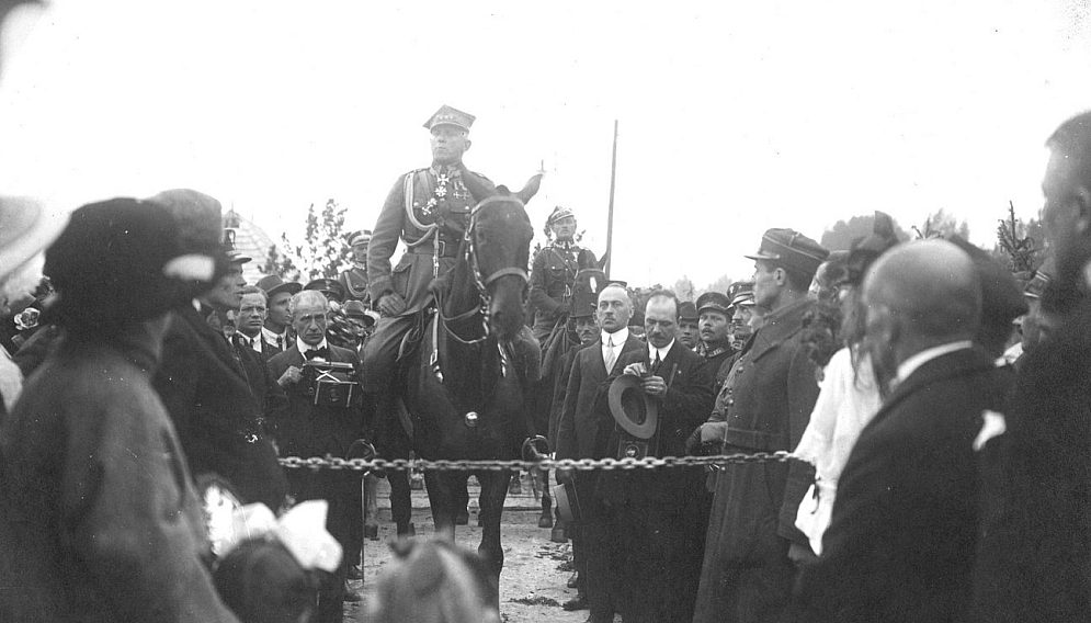 General Stanislaw Szeptycki na moscie w Szopienicach zbiory Narodowego Archiwum Cyfrowego