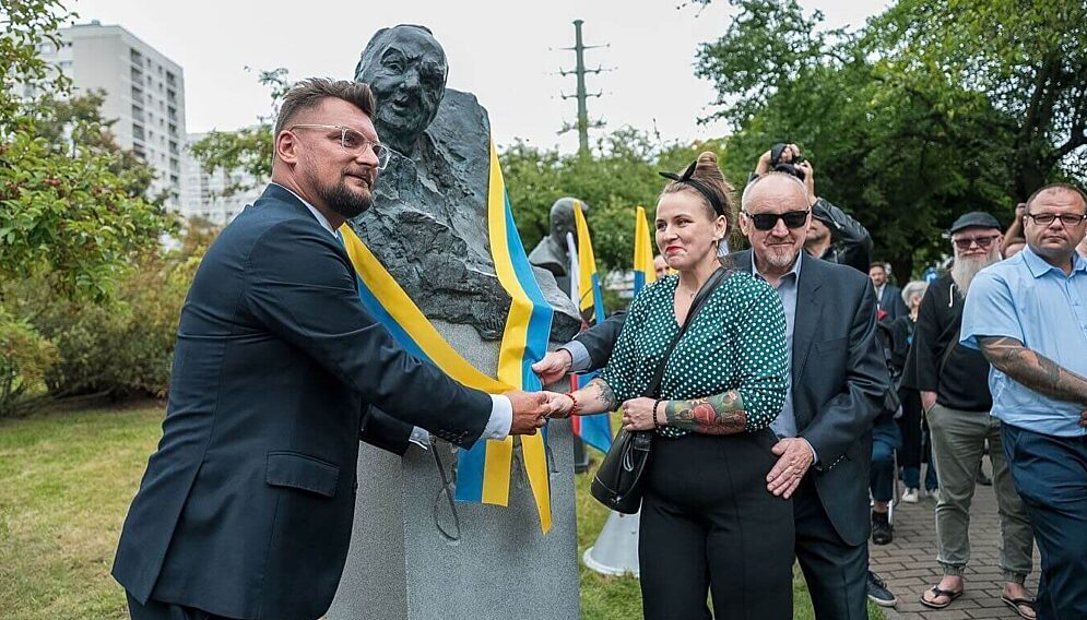 Odsłonięcie popiersia Erwina Sówki Fot D Różański