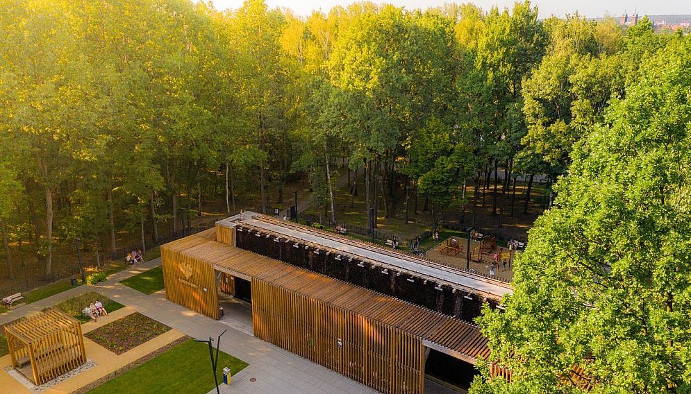 Podobny obiekt do tego kt A3ry ma powsta AE na osiedlu Tysi AE clecia dzia AA a ju AA1 4 z powodzeniem w Parku Zadolefot Rados AA aw Ka A Aomierczak