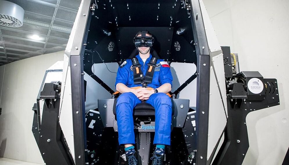 Sławosz Uznański Wiśniewski w planetarium śląskim