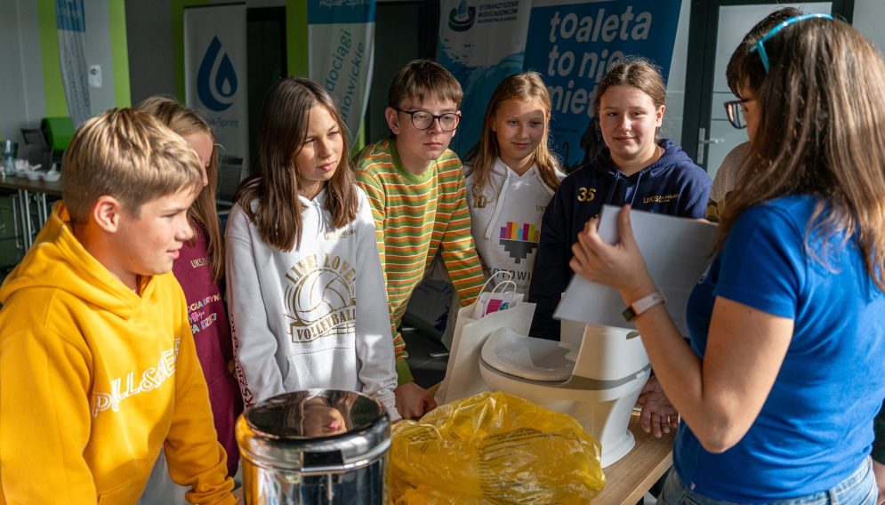 Toaleta to nie śmietnik Fot Katowickie Wodociagi 2