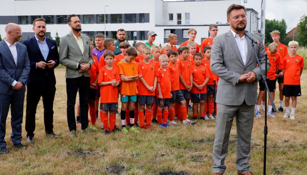 Uroczyste rozpoczęcie remontu na stadionie przy ul Boya Żeleńskiego Fot D Czapla