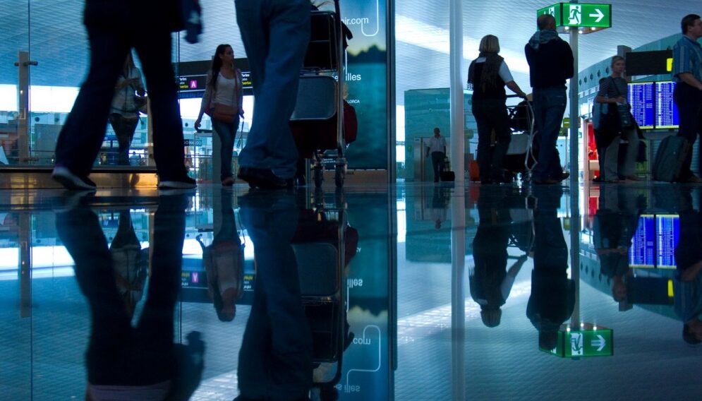 Airport 1543008 1920