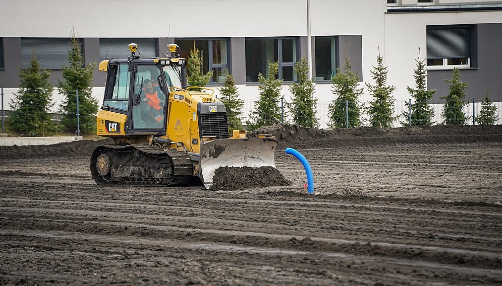 Budowa boiska w Katowickiej Kostuchnie