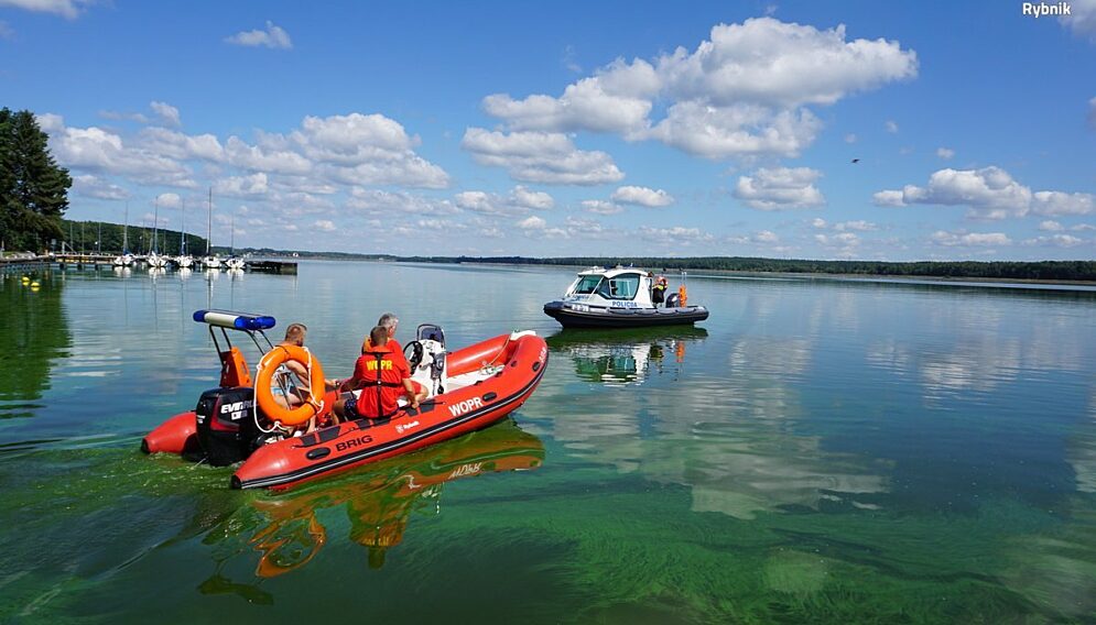Czlowiek tonie po cichu