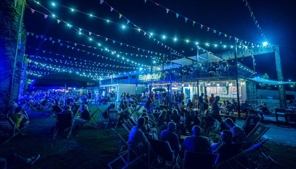 Fabryka pelna zycia wydarzenia