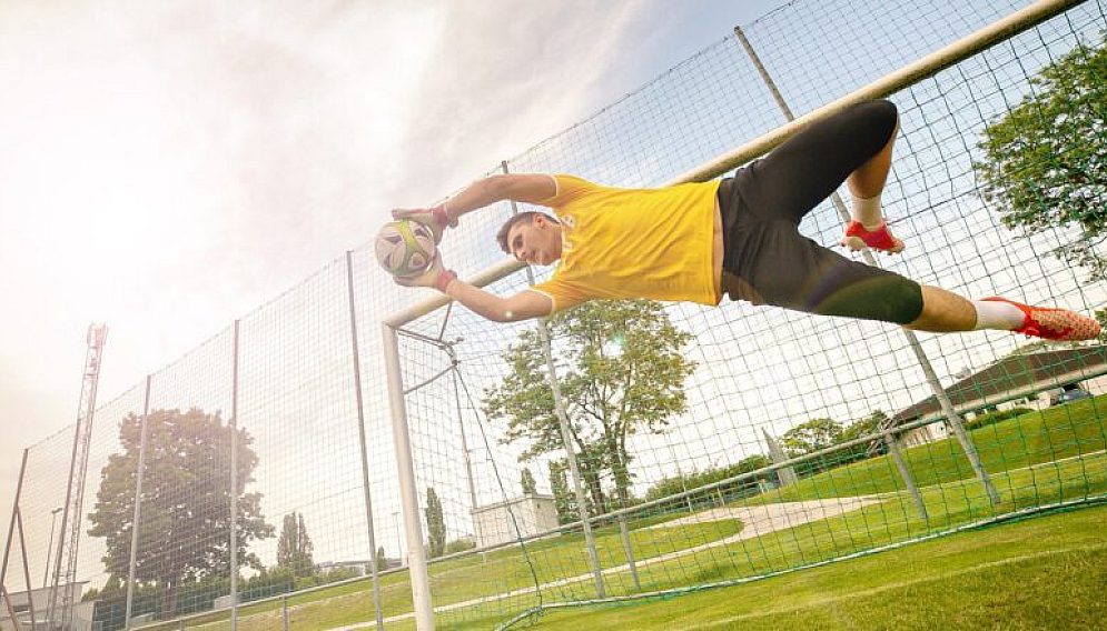 Goalkeeper 5754865 1920 870x440