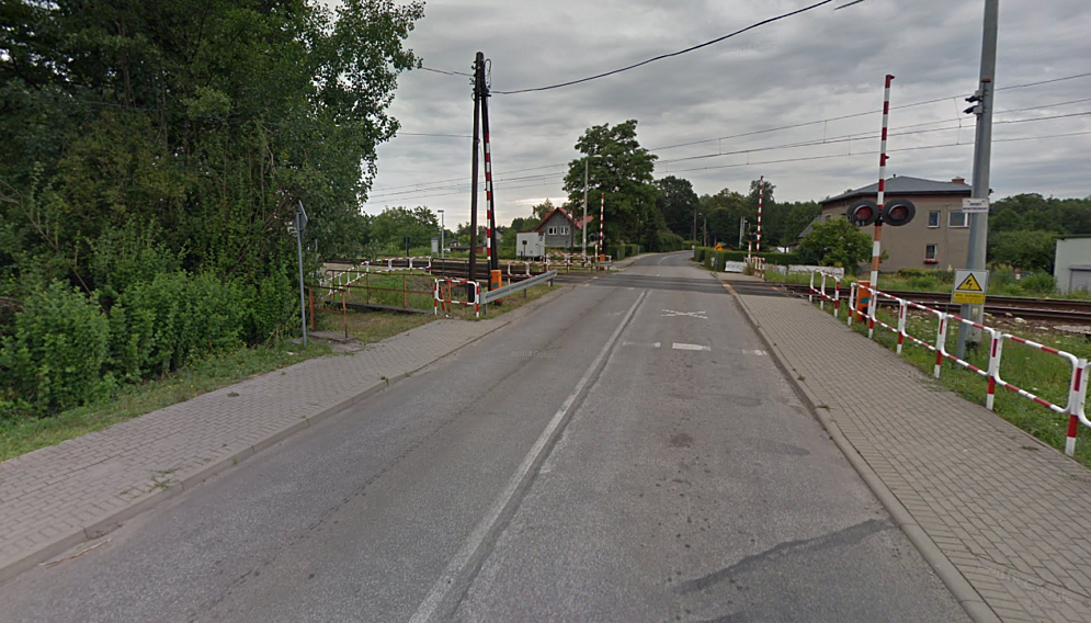 wjechał wprost przed nadjeżdżający pociąg