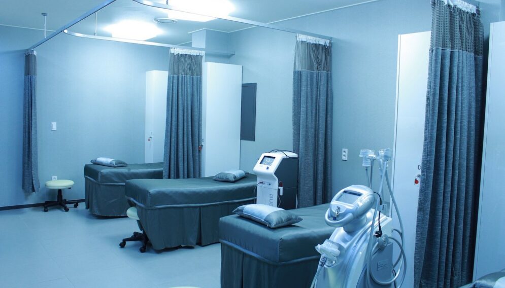Hospital ward 1338585 1920 07