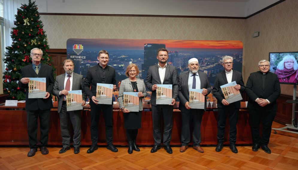 Kalendarz 2025 trzech religii