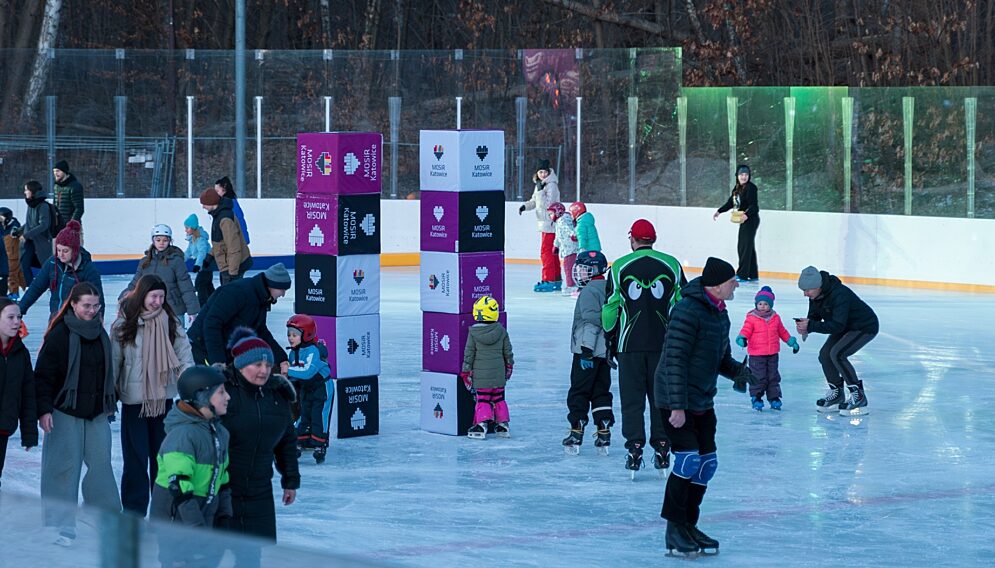 Lodowiska katowice godziny otwarcia