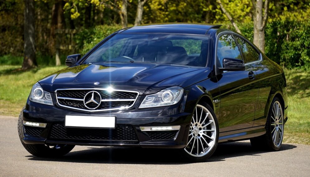 Mercedes benz 1370536 1920