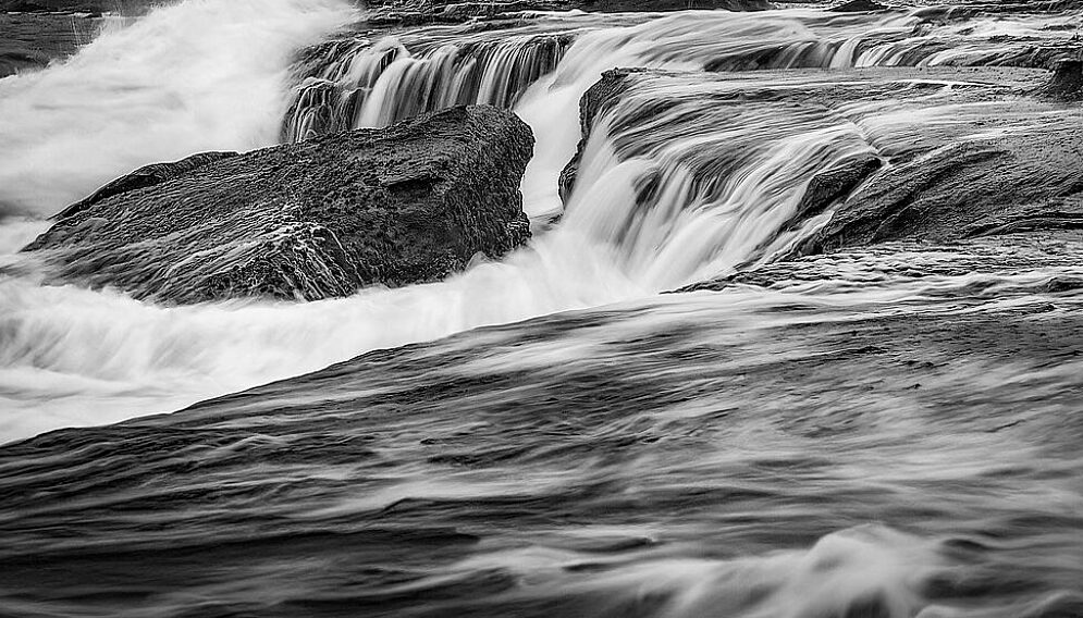 mezczyzna wpadl do przemszy