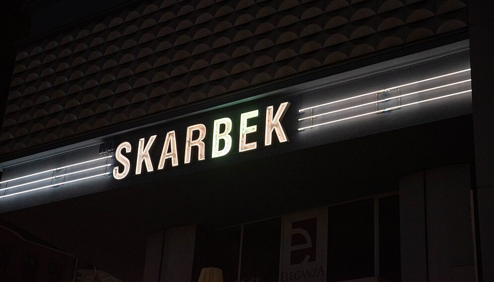 Neon skarbek katowice 2023