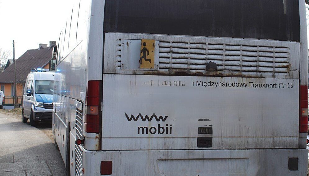 Niesprawny autokar wiozl dzieci