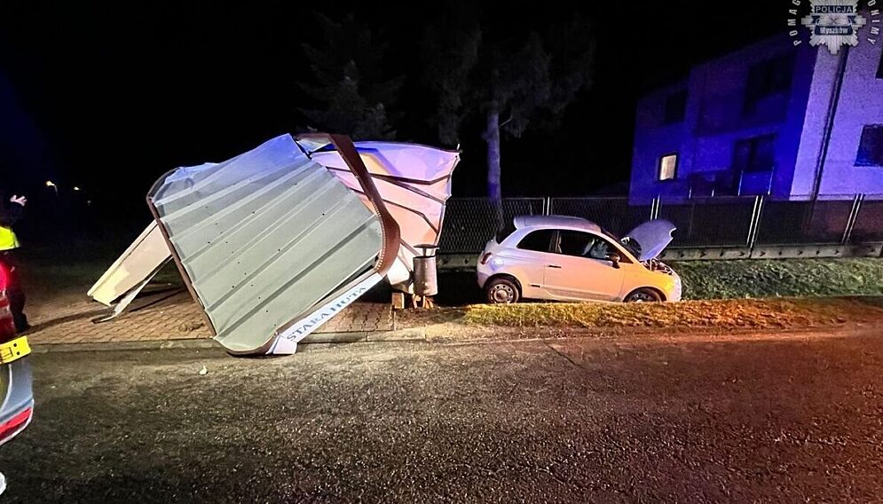 Pijana wjechala w przystanek