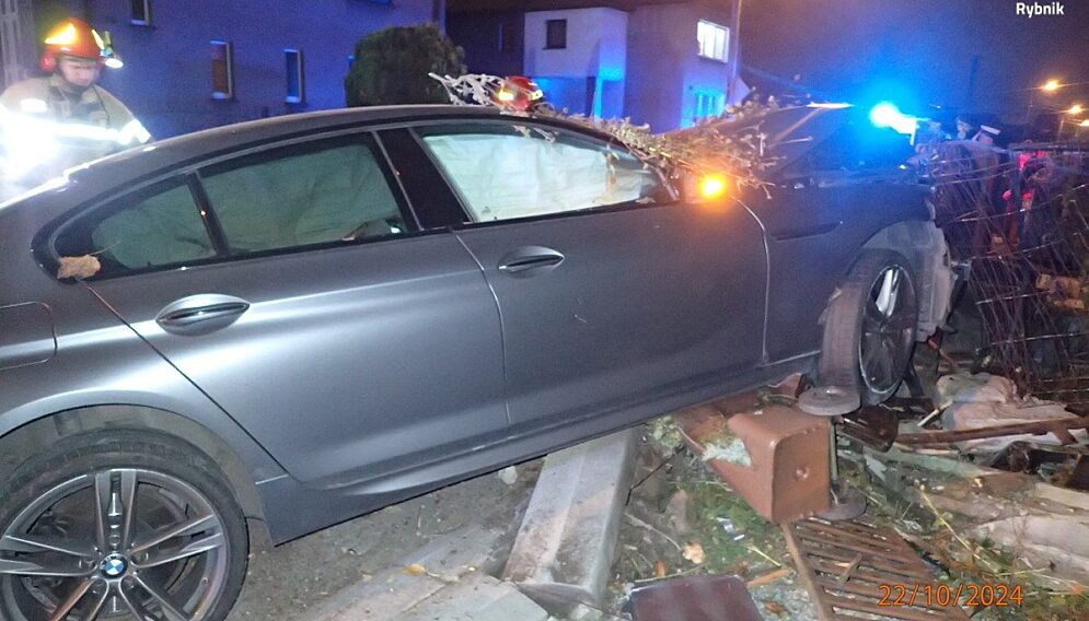 Pijany kierowca wjechal w ogrodzenie