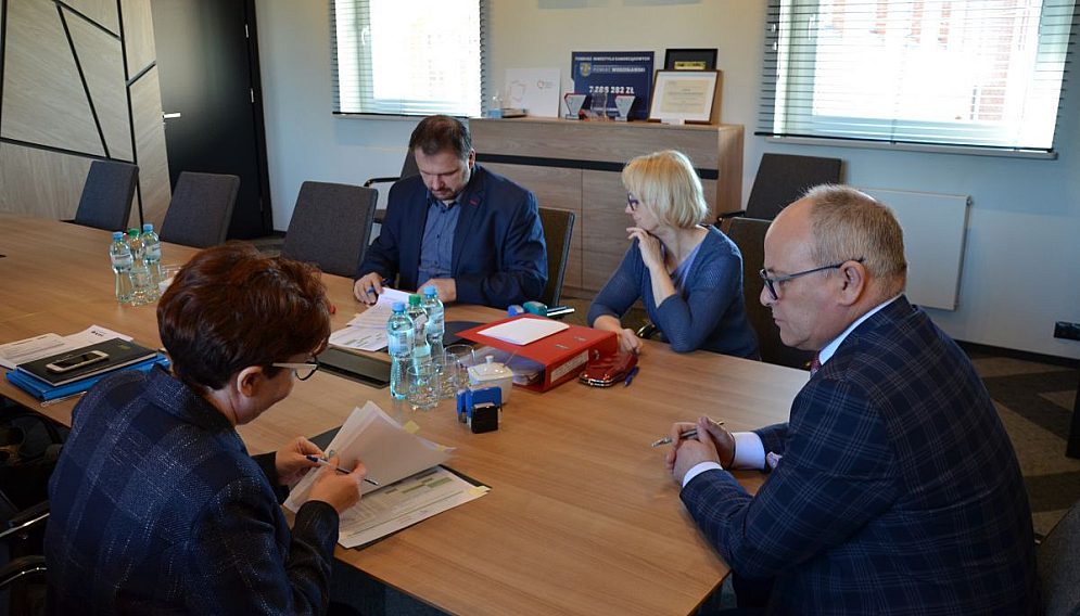 Podpisanie umowy na modernizacje sieci w PCK Zi U