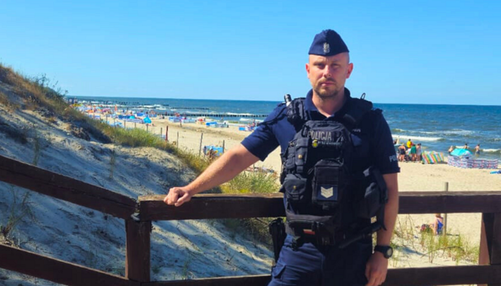 Policjant uratowal dzieci