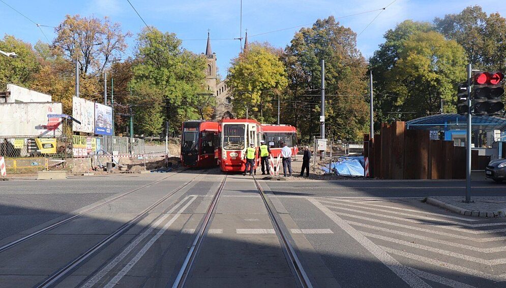Potracenie nastolatkow przez tramwaj