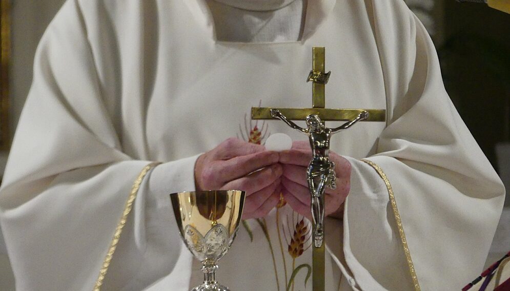 Priest gd1edfc0a4 1920