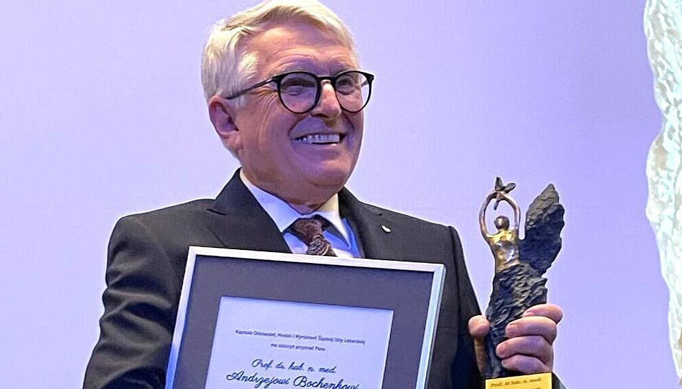 Prof A Bochenek uhonorowany Wawrzynem Lekarskim