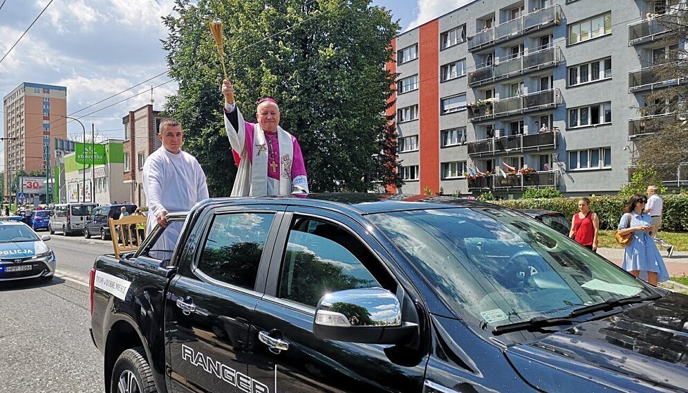 Swiecenie pojazdow w tychach