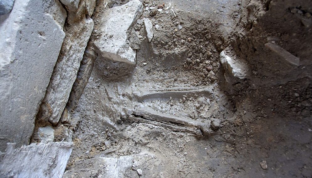 Szkielet pod kościolem w bytomiu