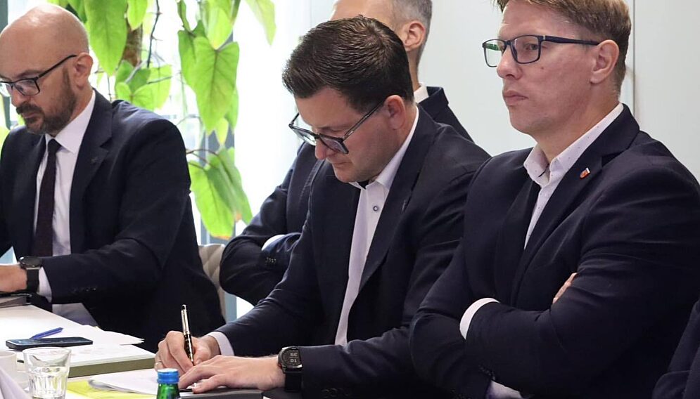 Szymon michalek estakada