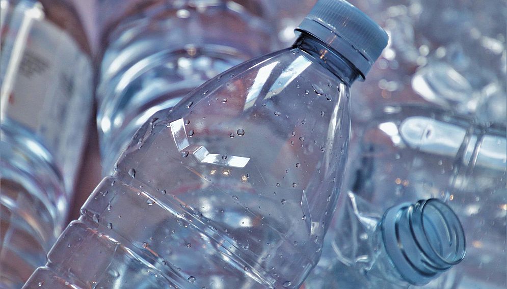 The bottle g2779cf314 1920